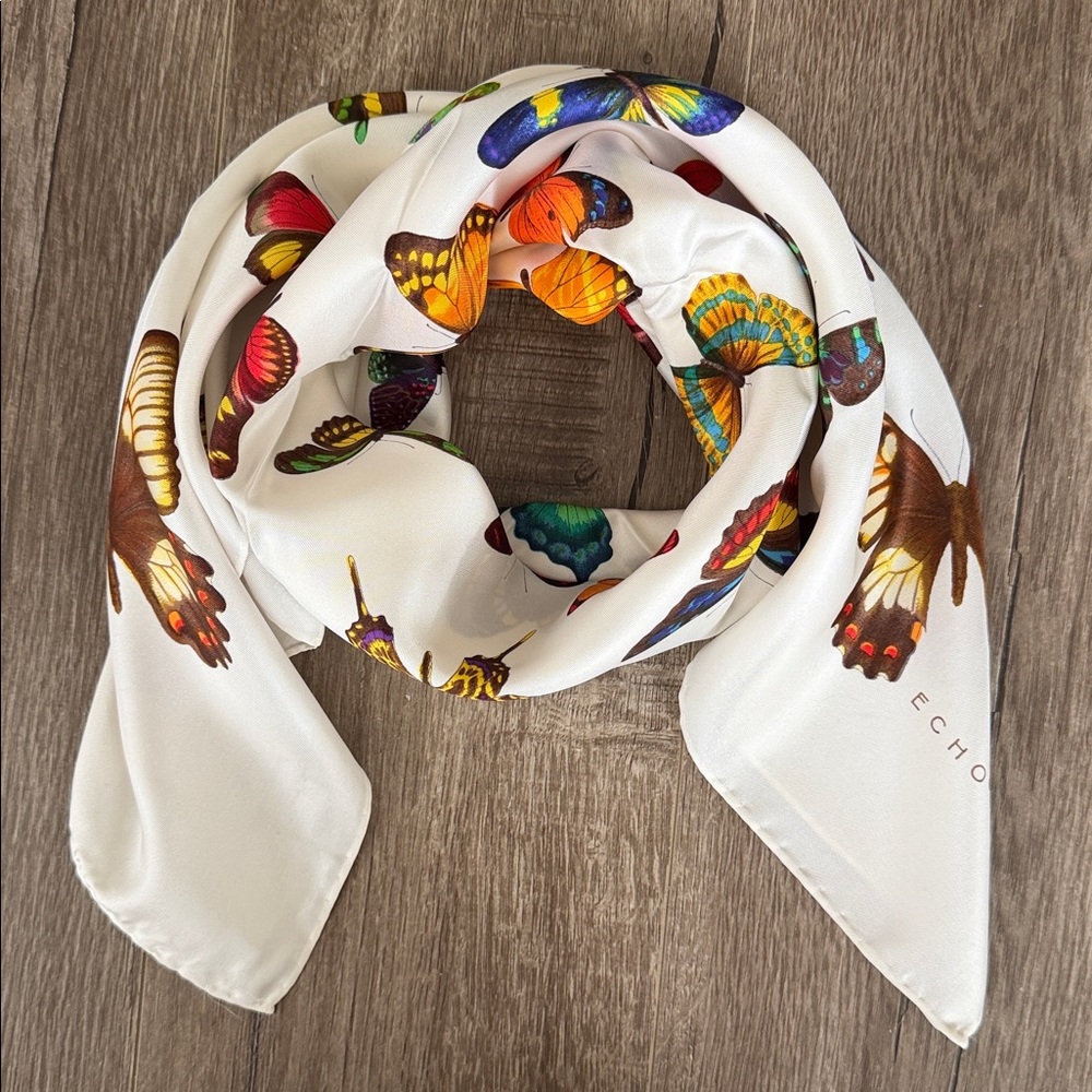 Butterfly print silk scarf - Picture 12 of 15